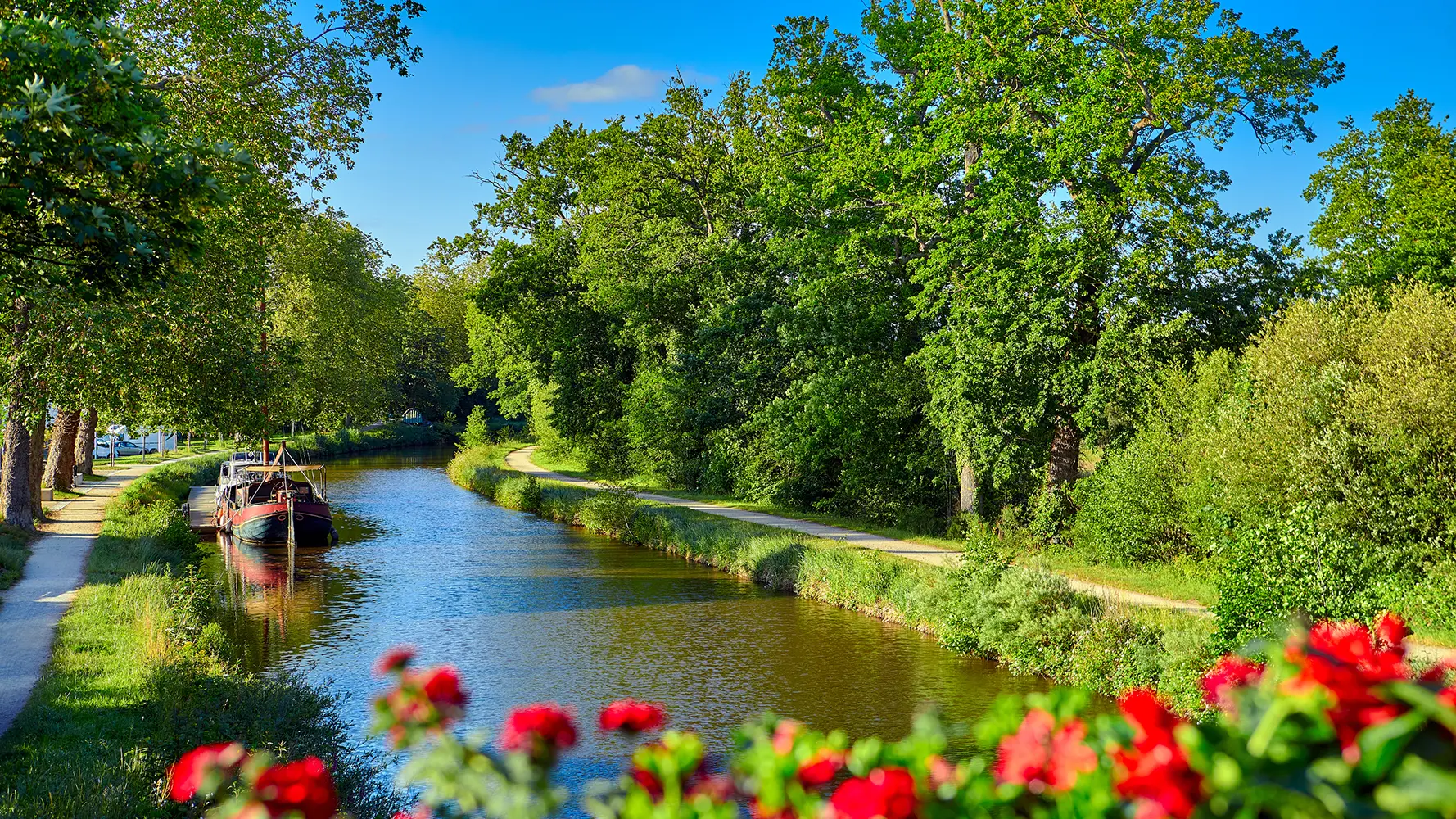 Canal de Betton avec une péniche