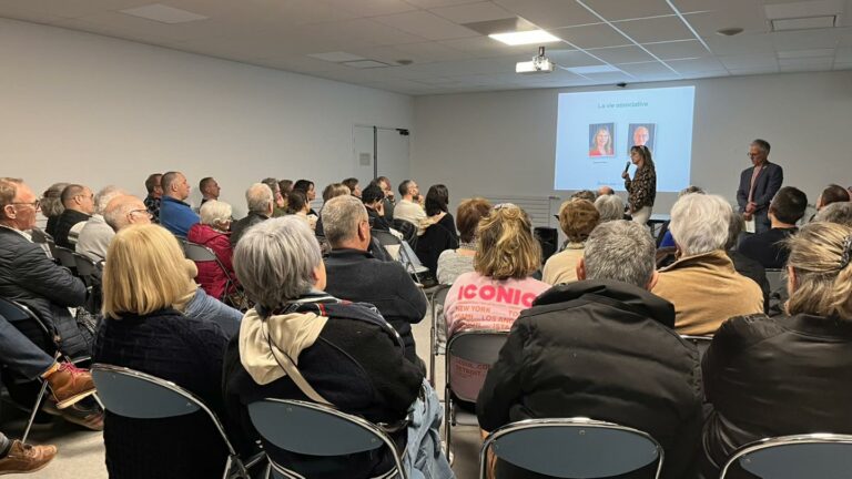 réunion publique à Betton sur la vie associative et la vie économique - salle comble municipales 2026